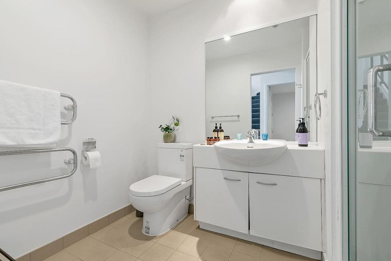 Roomy High-Ceiling Loft Apartment - Free Parking! Auckland Exteriör bild